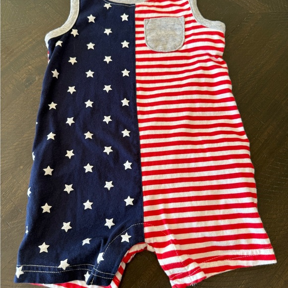 Carters Romper - Picture 2 of 4